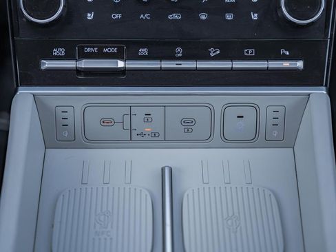 Used 2024 Hyundai Santa Fe Calligraphy image 23