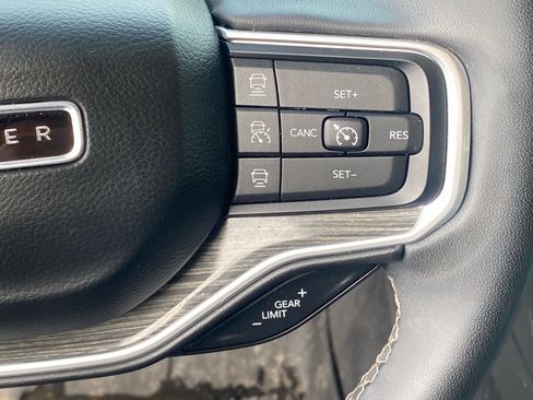 Used 2022 Jeep Wagoneer Series III w/ Premium Group I image 17