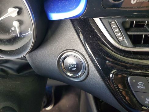 Used 2021 Toyota C-HR XLE image 27