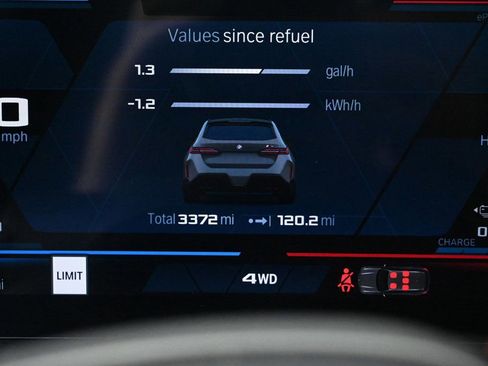 Used 2026 BMW M5 Touring w/ M Driver's Package image 12