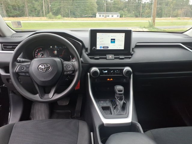 Used 2024 Toyota RAV4 LE FWD image 11