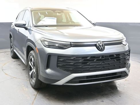 New 2026 Volkswagen Tiguan SE AWD/4WD image 8