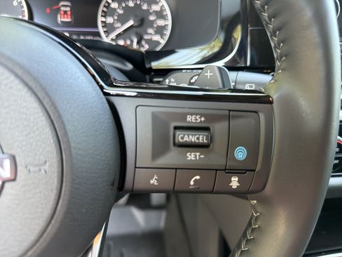 Used 2025 Nissan Pathfinder SL w/ SL Premium Package FWD image 26