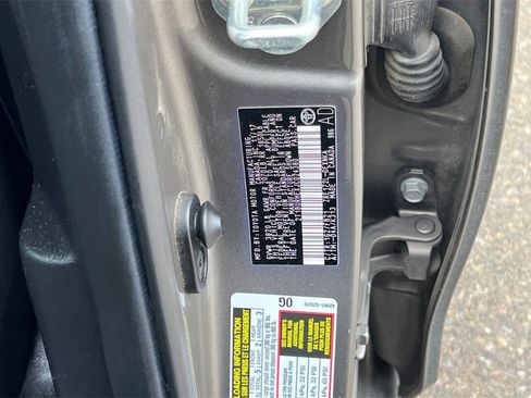 Certified 2018 Toyota Corolla LE image 29