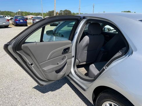 Used 2013 Chevrolet Malibu LS FWD image 12