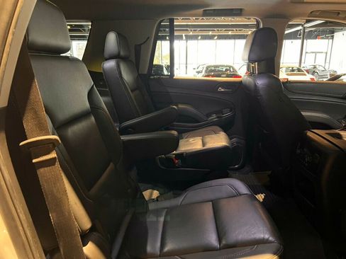 Used 2020 GMC Yukon SLT w/ Premium Edition image 30