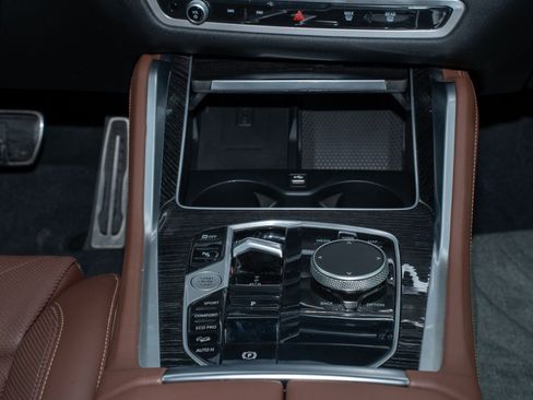 Used 2024 BMW X6 xDrive40i w/ Premium Package image 23