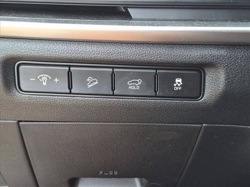 Used 2024 Kia Telluride EX w/ EX Captain's Chair Package FWD image 12
