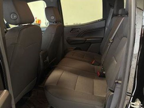 Used 2024 Chevrolet Colorado Trail Boss w/ Technology Package AWD/4WD image 9