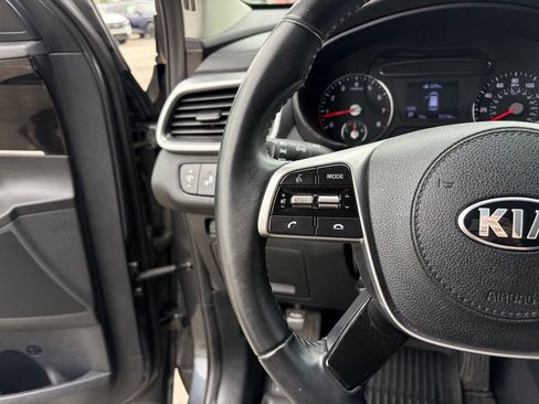 Used 2020 Kia Sorento S FWD image 16