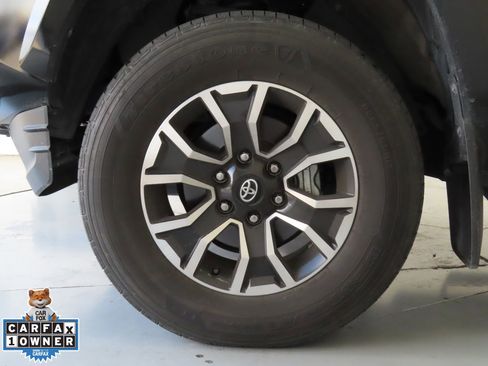 Used 2023 Toyota Tacoma TRD Sport w/ Technology Package image 28