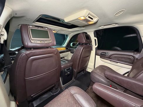 Used 2012 Cadillac Escalade Platinum image 24