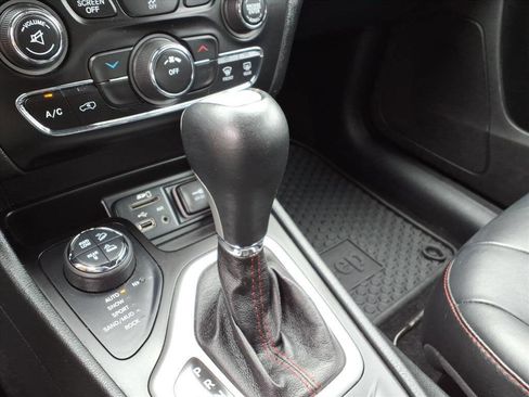 Used 2014 Jeep Cherokee Trailhawk w/ Leather Interior Group image 24