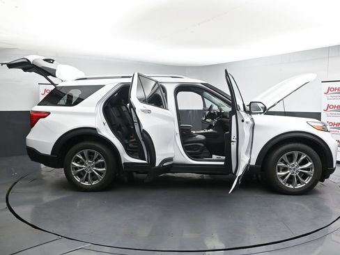 Used 2023 Ford Explorer Limited AWD/4WD image 45