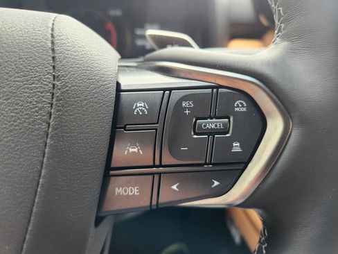 Used 2025 Lexus LX 600 4WD w/ Accessory Package (2T) image 31