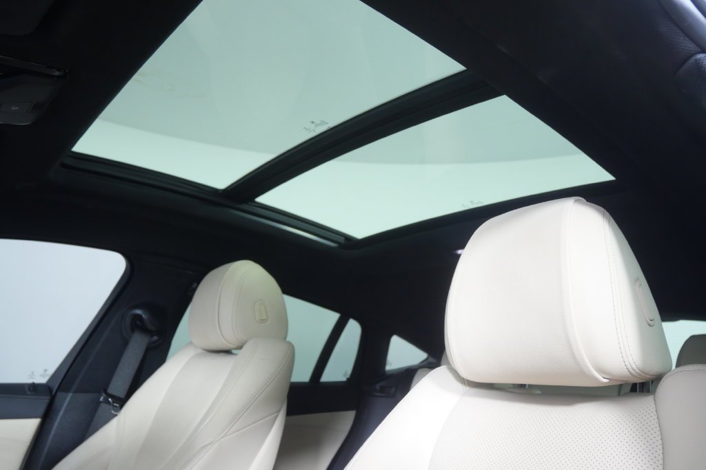 Used 2021 BMW X6 sDrive40i w/ M Sport Package RWD image 12