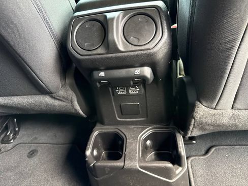 Used 2022 Jeep Gladiator Sport AWD/4WD image 15