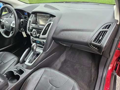 Used 2013 Ford Focus SE FWD image 17