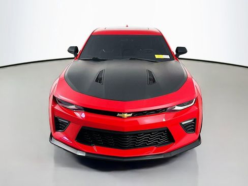 Used 2018 Chevrolet Camaro SS RWD image 2