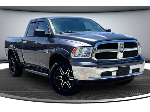 Used 2016 RAM 1500 Classic SLT AWD/4WD image 2