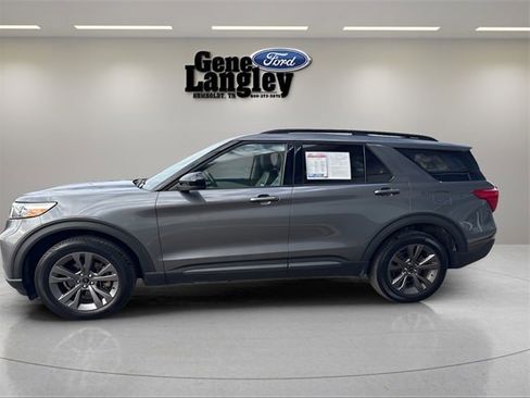 Used 2022 Ford Explorer XLT w/ Equipment Group 202A image 4
