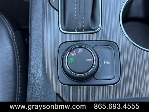 Used 2019 GMC Acadia SLT FWD image 25