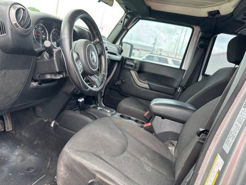 Used 2017 Jeep Wrangler Unlimited Sport w/ Connectivity Group AWD/4WD image 27