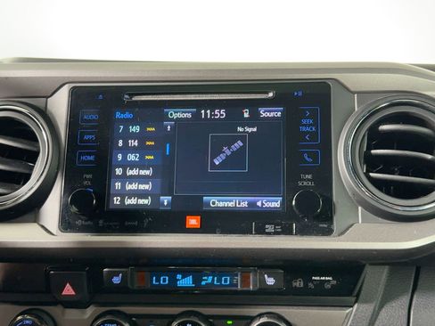 Used 2018 Toyota Tacoma Limited image 24
