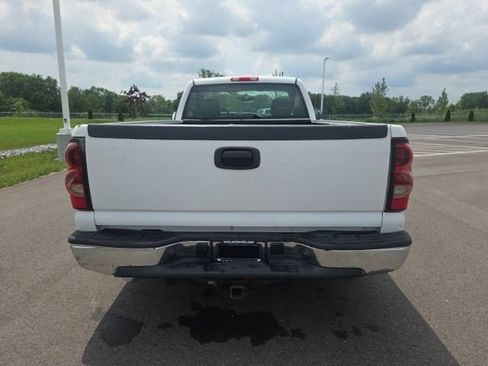 Used 2006 Chevrolet Silverado 1500 W/T RWD image 9
