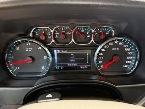 Used 2020 Chevrolet Suburban LT image 12