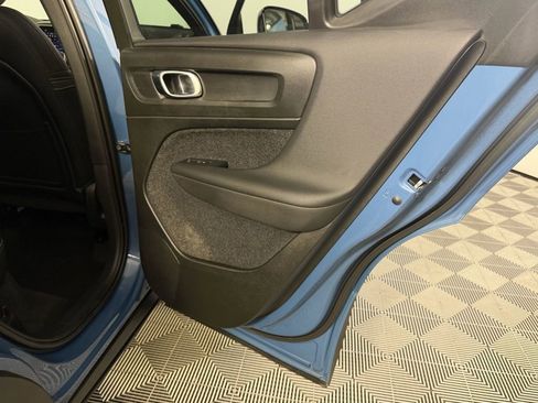 Used 2023 Volvo XC40 Recharge Plus image 30