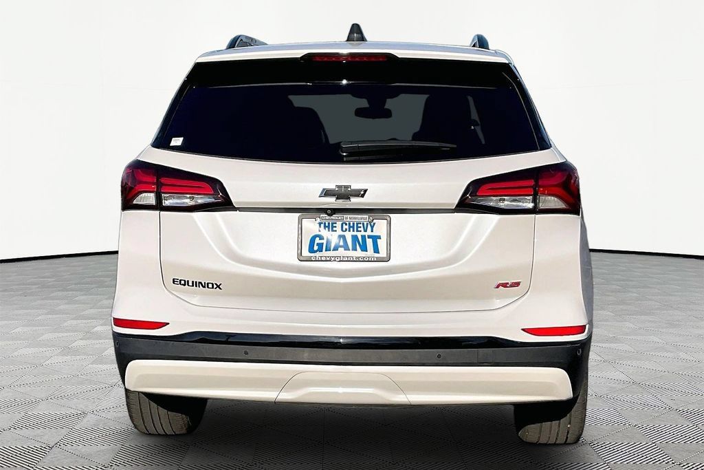 Used 2024 Chevrolet Equinox RS FWD image 5