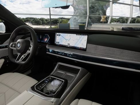New 2026 BMW 760i xDrive w/ Executive Package image 14