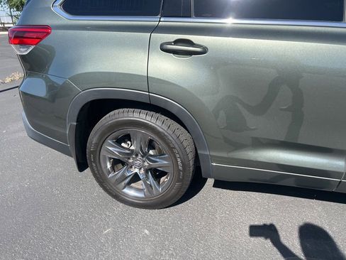 Used 2019 Toyota Highlander Limited Platinum AWD/4WD image 13
