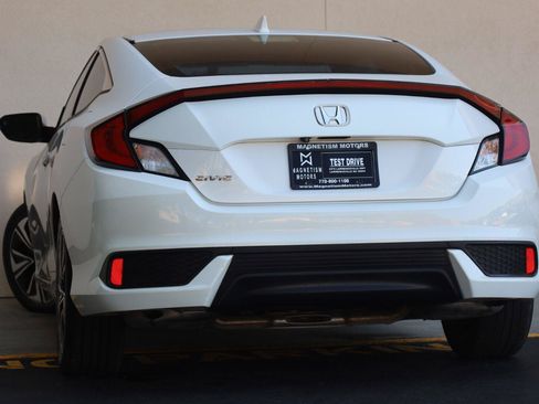 Used 2018 Honda Civic EX-T image 8