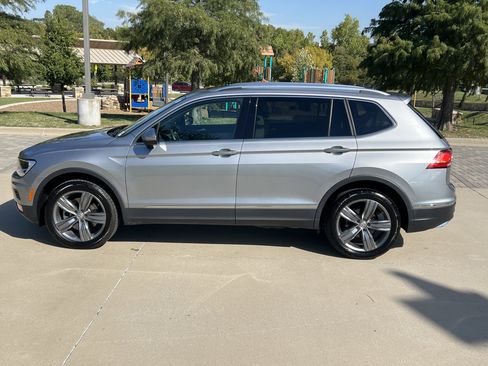 Certified 2020 Volkswagen Tiguan SEL image 7