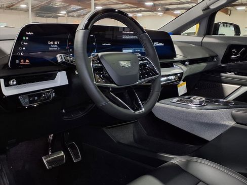 New 2026 Cadillac Optiq Sport 1 image 13