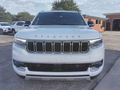 Used 2024 Jeep Wagoneer L Series II RWD image 6