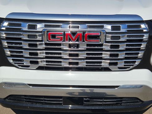 Used 2026 GMC Terrain Denali AWD/4WD image 9