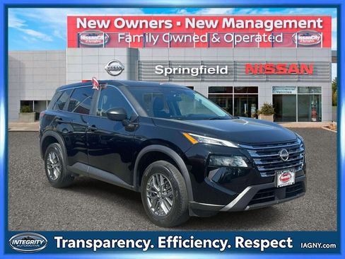 Used 2025 Nissan Rogue S AWD/4WD image 1