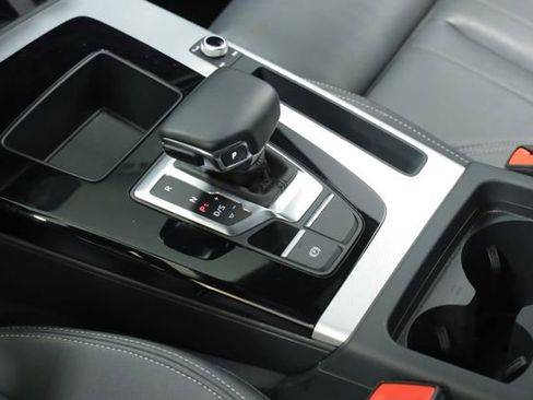 Used 2025 Audi Q5 2.0T Premium image 26