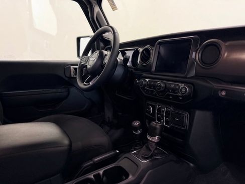 Used 2023 Jeep Wrangler Unlimited w/ Sun & Screen Package AWD/4WD image 17