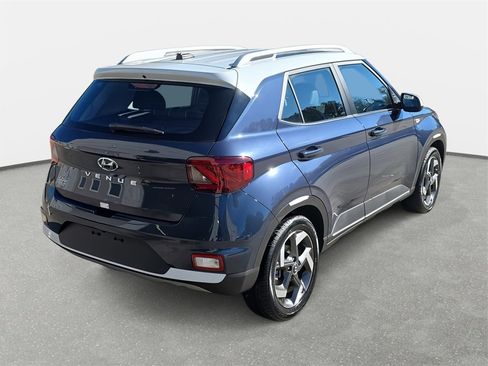 New 2025 Hyundai Venue Limited image 5
