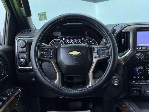 Used 2019 Chevrolet Silverado 1500 High Country w/ Technology Package AWD/4WD image 19