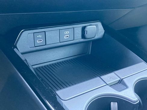 New 2026 Toyota Prius LE FWD image 23