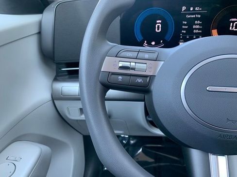 New 2026 Hyundai Kona SE image 18