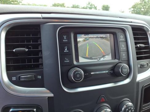 Used 2022 RAM 1500 Classic SLT AWD/4WD image 14
