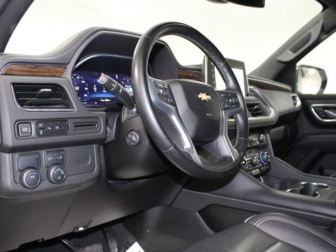 Used 2023 Chevrolet Suburban Premier image 26