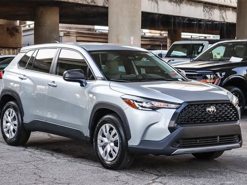 Used 2023 Toyota Corolla Cross L image 3