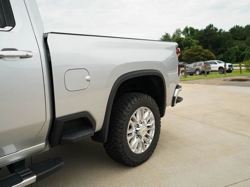 Used 2022 Chevrolet Silverado 2500 High Country w/ Z71 Off-Road Package AWD/4WD image 23